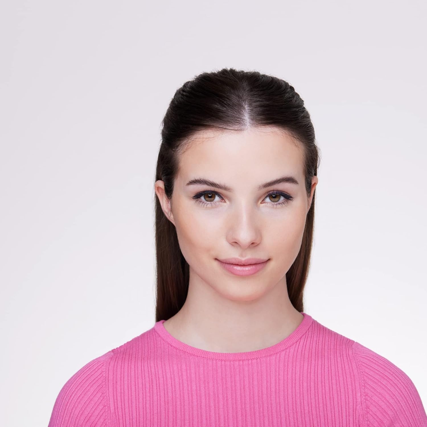 Essence Kajal Pencil 01 Black | Smooth Glide Eye Pencil | Long Lasting Waterproof Kajal | Easy to Apply & Blend | Smudge Resistant Matte Finish | Everyday Eye Makeup Essential | 1g