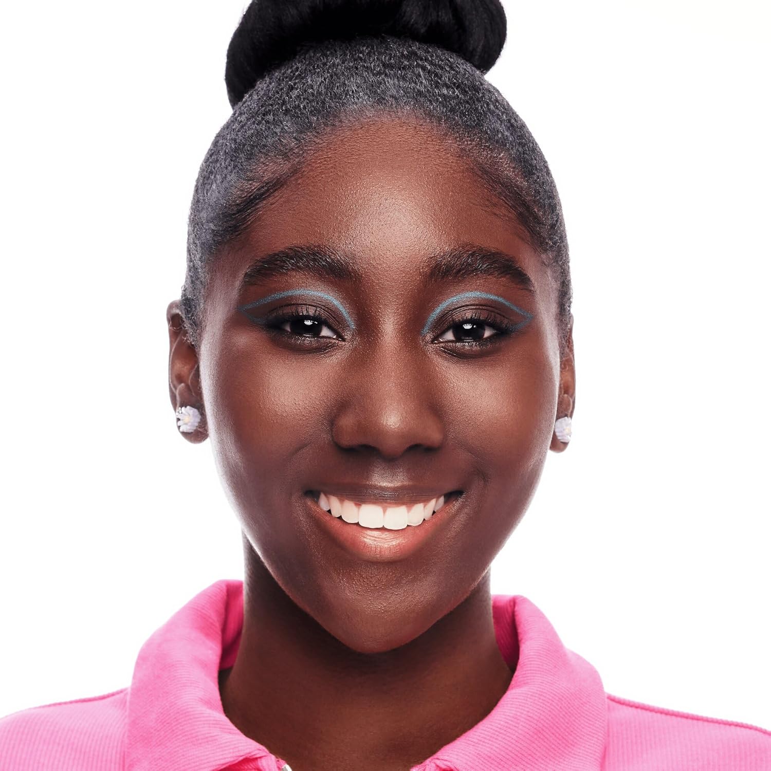 Essence Kajal Pencil 01 Black | Smooth Glide Eye Pencil | Long Lasting Waterproof Kajal | Easy to Apply & Blend | Smudge Resistant Matte Finish | Everyday Eye Makeup Essential | 1g